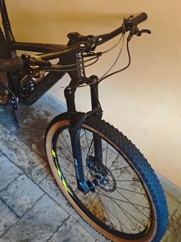 Gebrauchtes Focus O1E 8.7 2020 2020 Mountainbike, Schwarz — Bild 4 von 5