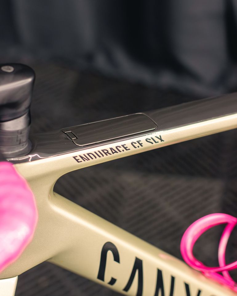 Used Canyon Endurace CF SLX 8 Di2 2025 2025 Road & Gravel, White — image 7 of 11