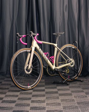 Used Canyon Endurace CF SLX 8 Di2 2025 2025 Road & Gravel, White — image 11 of 11