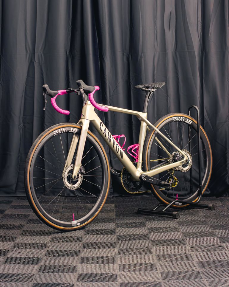 Used Canyon Endurace CF SLX 8 Di2 2025 2025 Road & Gravel, White — image 11 of 11