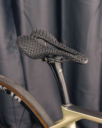 Used Canyon Endurace CF SLX 8 Di2 2025 2025 Road & Gravel, White — image 4 of 11