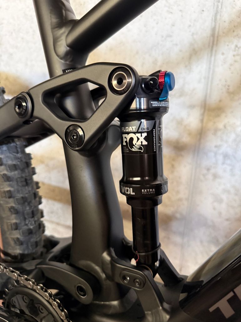 Used Trek Top Fuel 8 Gen 4 2025 2025 Mountainbike, Black, 27.5, 29 — image 3 of 8