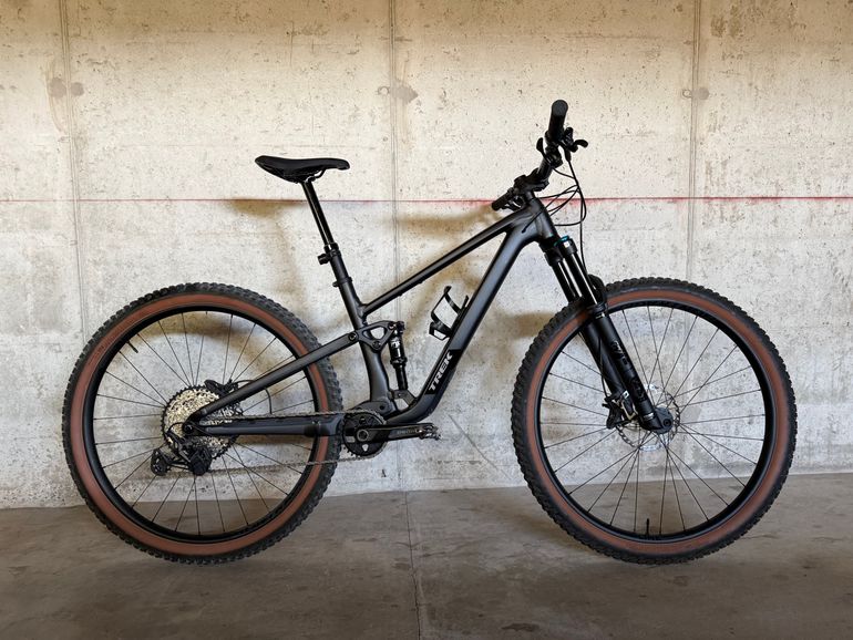 Used Trek Top Fuel 8 Gen 4 2025 2025 Mountainbike, Black, 27.5, 29 — image 1 of 8