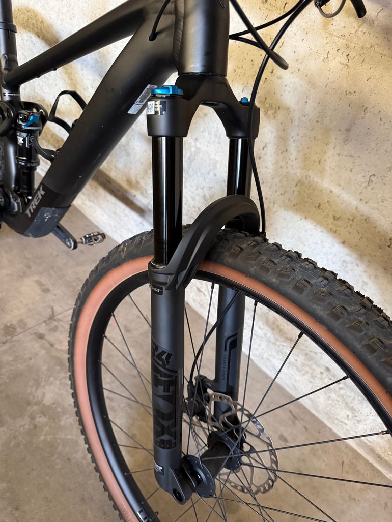 Used Trek Top Fuel 8 Gen 4 2025 2025 Mountainbike, Black, 27.5, 29 — image 4 of 8