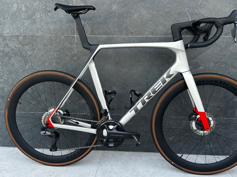 Gebrauchtes Trek Madone SL 7 Gen 7 2024 2024 Road & Gravel, Hellgrau — Bild 2 von 8