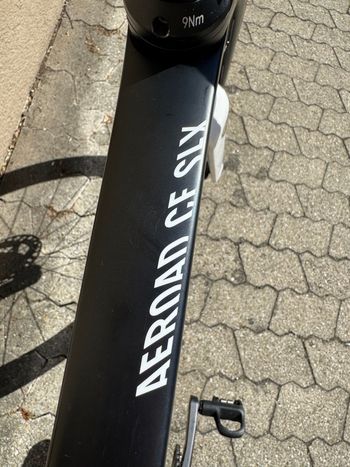 Used Canyon Aeroad CF SLX 8 Disc Di2 2023 2023 Road & Gravel, White — image 9 of 18