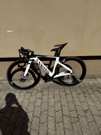 Used Canyon Aeroad CF SLX 8 Disc Di2 2023 2023 Road & Gravel, White — image 2 of 18