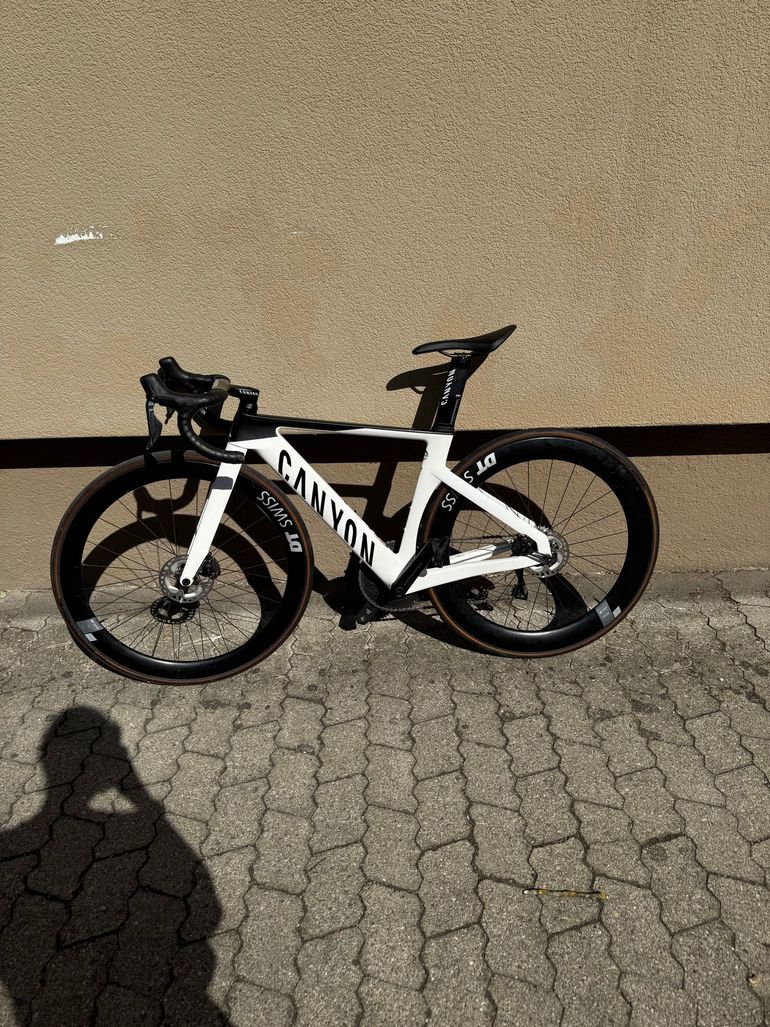 Used Canyon Aeroad CF SLX 8 Disc Di2 2023 2023 Road & Gravel, White — image 2 of 18