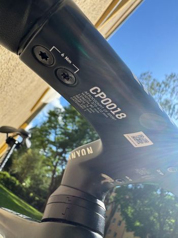 Used Canyon Aeroad CF SLX 8 Disc Di2 2023 2023 Road & Gravel, White — image 18 of 18