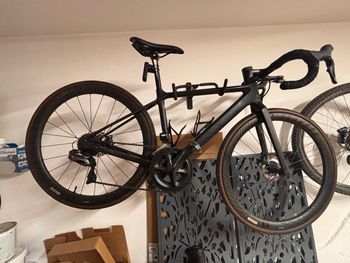 Used Canyon Ultimate CF SLX Disc 8.0 Di2 2019 2019 Road & Gravel, Black — image 7 of 10