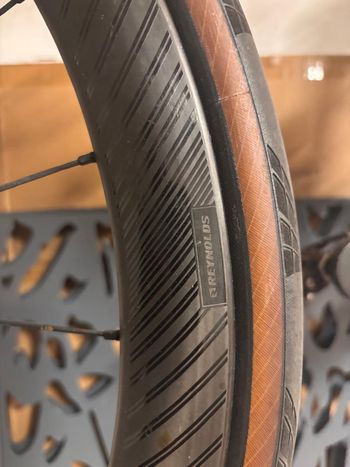 Used Canyon Ultimate CF SLX Disc 8.0 Di2 2019 2019 Road & Gravel, Black — image 3 of 10