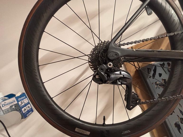Used Canyon Ultimate CF SLX Disc 8.0 Di2 2019 2019 Road & Gravel, Black — image 8 of 10