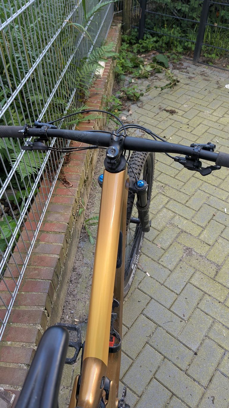 Używany Canyon Lux Trail CF 7 2024 2024 Mountainbike — zdjęcie 8 z 8
