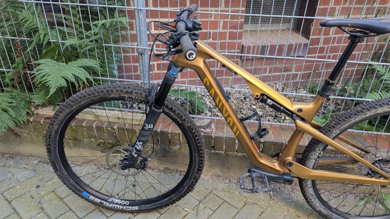 Używany Canyon Lux Trail CF 7 2024 2024 Mountainbike — zdjęcie 4 z 8