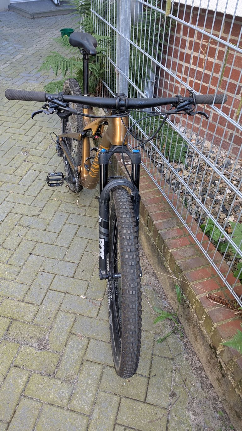 Używany Canyon Lux Trail CF 7 2024 2024 Mountainbike — zdjęcie 7 z 8