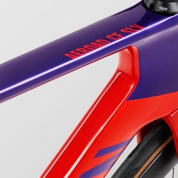 Used Canyon Aeroad CF SLX 8 Disc eTap 2023 2023 Road & Gravel, Red — image 23 of 25