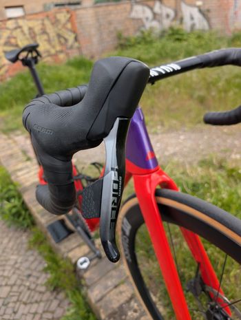 Used Canyon Aeroad CF SLX 8 Disc eTap 2023 2023 Road & Gravel, Red — image 22 of 25