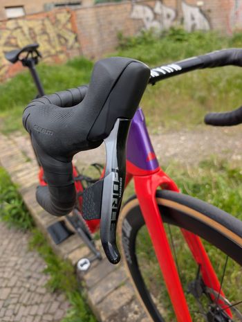 Used Canyon Aeroad CF SLX 8 Disc eTap 2023 2023 Road & Gravel, Red — image 5 of 25