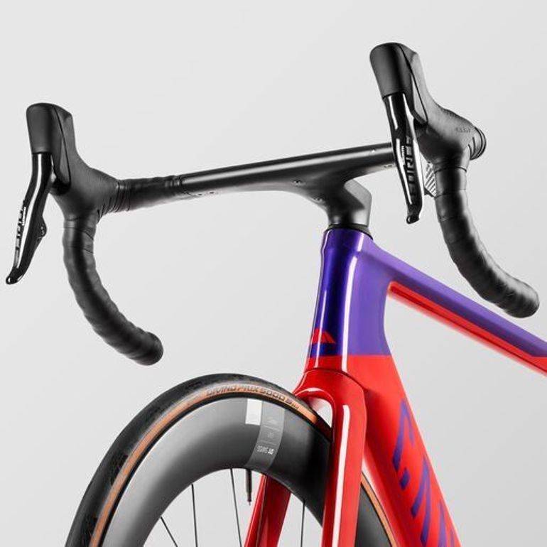 Used Canyon Aeroad CF SLX 8 Disc eTap 2023 2023 Road & Gravel, Red — image 24 of 25