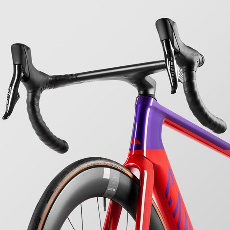 Used Canyon Aeroad CF SLX 8 Disc eTap 2023 2023 Road & Gravel, Red — image 16 of 25