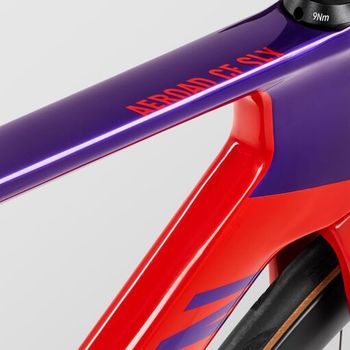 Used Canyon Aeroad CF SLX 8 Disc eTap 2023 2023 Road & Gravel, Red — image 14 of 25