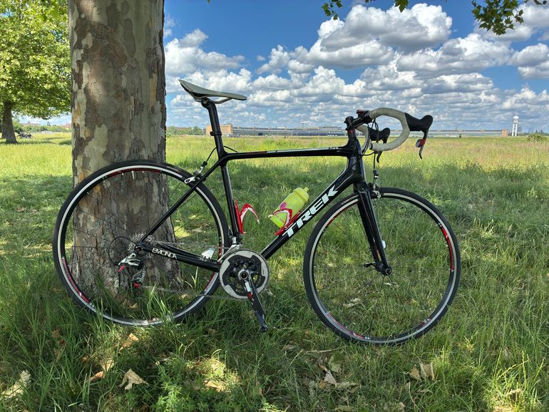 Trek Émonda SL 8 RED 2016 2016 Road & Gravel de segunda mano, Negro — imagen 1 de 10