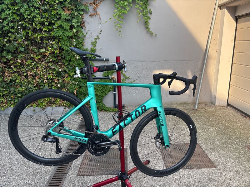 Gebrauchtes Factor Custom Shimano Ultegra Di2 2025 Road & Gravel