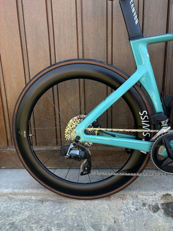 Used Canyon Aeroad CF SLX 7 Disc eTap 2023 2023 Road & Gravel, Green — image 3 of 10