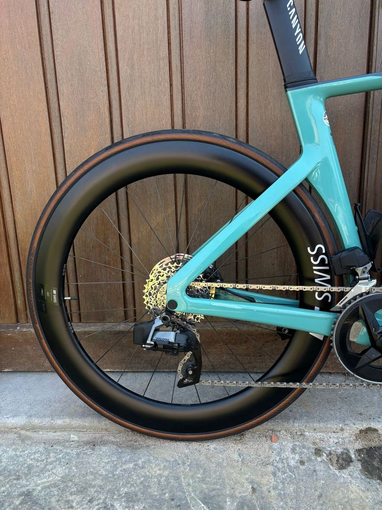 Used Canyon Aeroad CF SLX 7 Disc eTap 2023 2023 Road & Gravel, Green — image 3 of 10