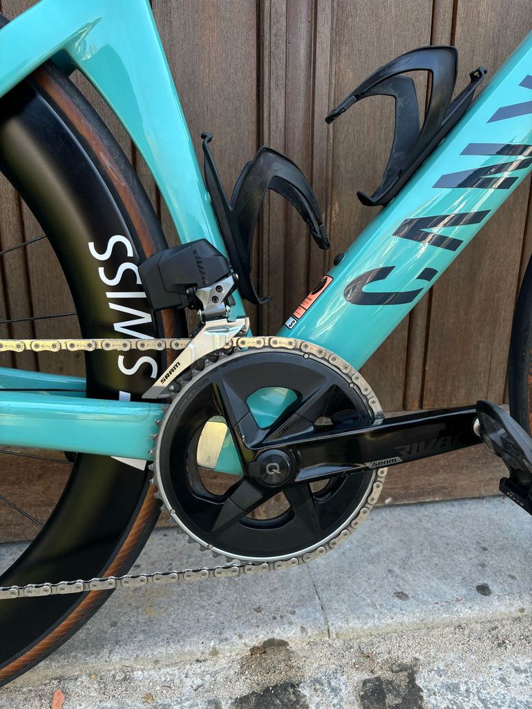Used Canyon Aeroad CF SLX 7 Disc eTap 2023 2023 Road & Gravel, Green — image 5 of 10