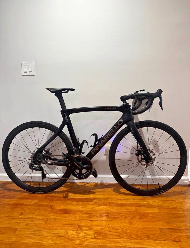 Used Pinarello DOGMA F8 DISK 2017 2017 Road & Gravel, Black — image 2 of 11