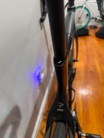 Used Pinarello DOGMA F8 DISK 2017 2017 Road & Gravel, Black — image 10 of 11