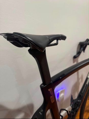 Used Pinarello DOGMA F8 DISK 2017 2017 Road & Gravel, Black — image 6 of 11