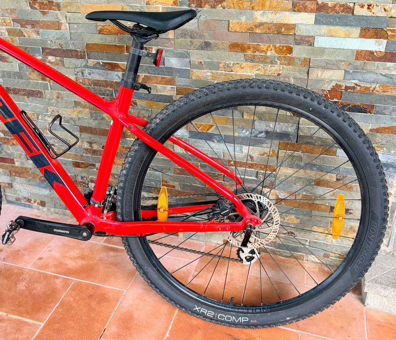 Used Trek Marlin 6 2021 2021 Mountainbike, Red, 29 — image 7 of 11