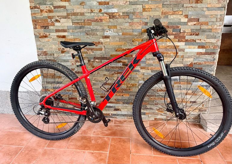 Trek Marlin 6 2021 2021 Mountainbike de segunda mano, Rojo — imagen 1 de 9