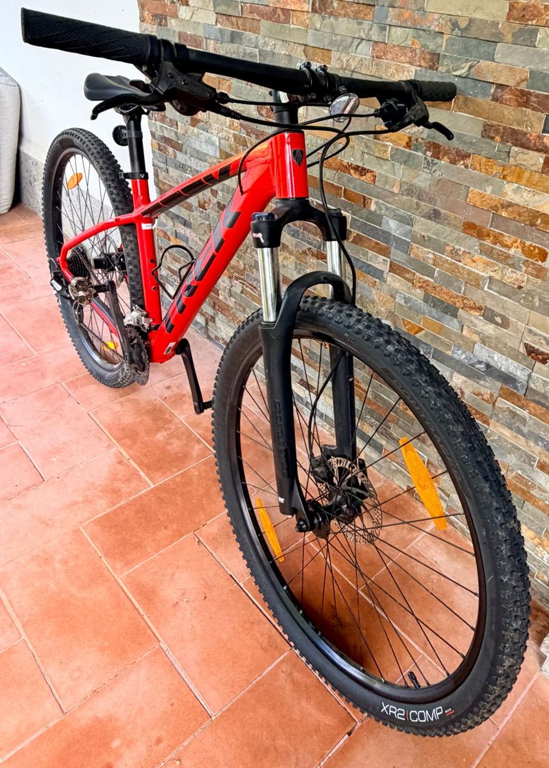 Used Trek Marlin 6 2021 2021 Mountainbike, Red, 29 — image 9 of 11