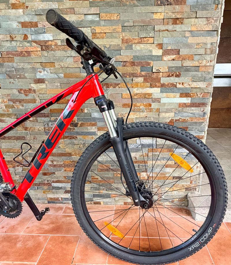Used Trek Marlin 6 2021 2021 Mountainbike, Red, 29 — image 4 of 11