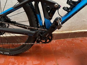 Mondraker F-PODIUM CARBON R 2022 2022 Mountainbike de segunda mano, Azul — imagen 5 de 7