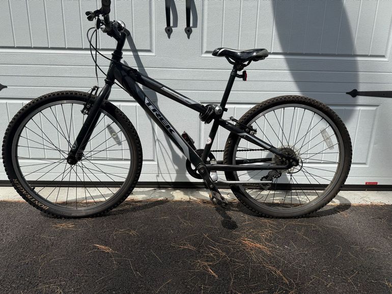 Used Trek Custom Other Shimano - Mountainbike 2010 Mountainbike, Black — image 2 of 3