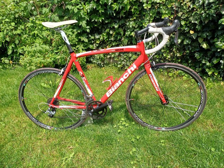 Gebrauchtes Bianchi Nirone Shimano Ultegra 2012 Road & Gravel, Rot — Bild 2 von 11