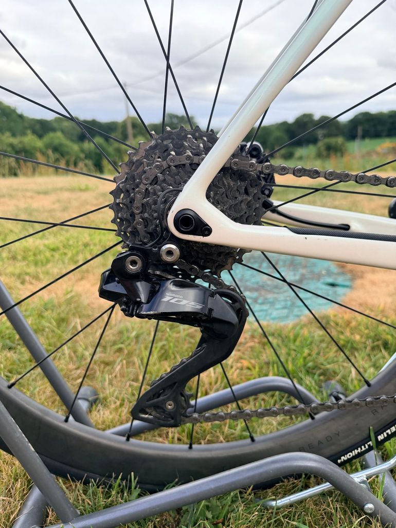 Used Adris Custom Shimano 105 Di2 2024 Road & Gravel, White — image 3 of 10