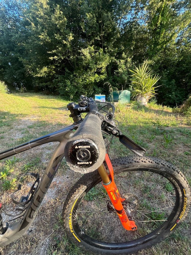 Używany Giant anthem pro Custom Frameset 2020 Mountainbike — zdjęcie 7 z 11