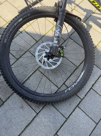 Gebrauchtes Specialized Enduro EVO 650b 2015 2015 Mountainbike, Schwarz, 27.5 — Bild 2 von 9