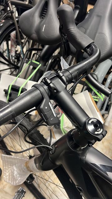 Used Whistle Custom Shimano GRX 2026 Road & Gravel, Black — image 6 of 28