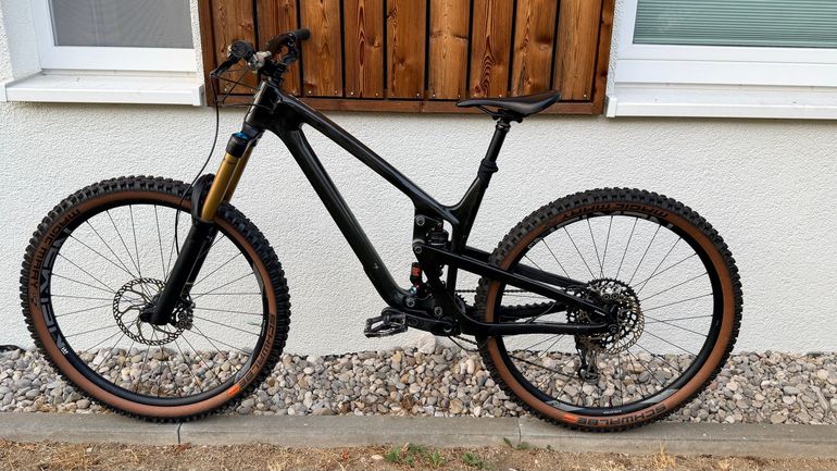 Używany Propain Tyee CF 29 Highend 2021 2021 Mountainbike — zdjęcie 4 z 31