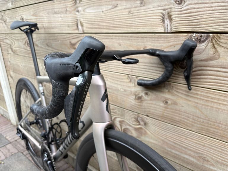 Specialized S-Works Tarmac SL8 - Shimano Dura-Ace Di2 2024 2024 Road & Gravel de segunda mano, Blanco — imagen 3 de 4