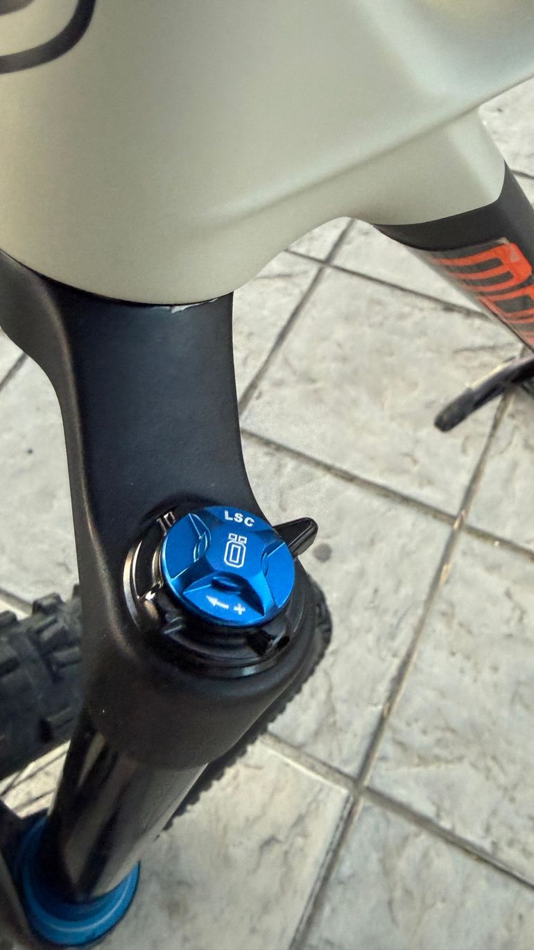 Tweedehands Mondraker FOXY CARBON RR 2023 2023 Mountainbike — afbeelding 22 van 43