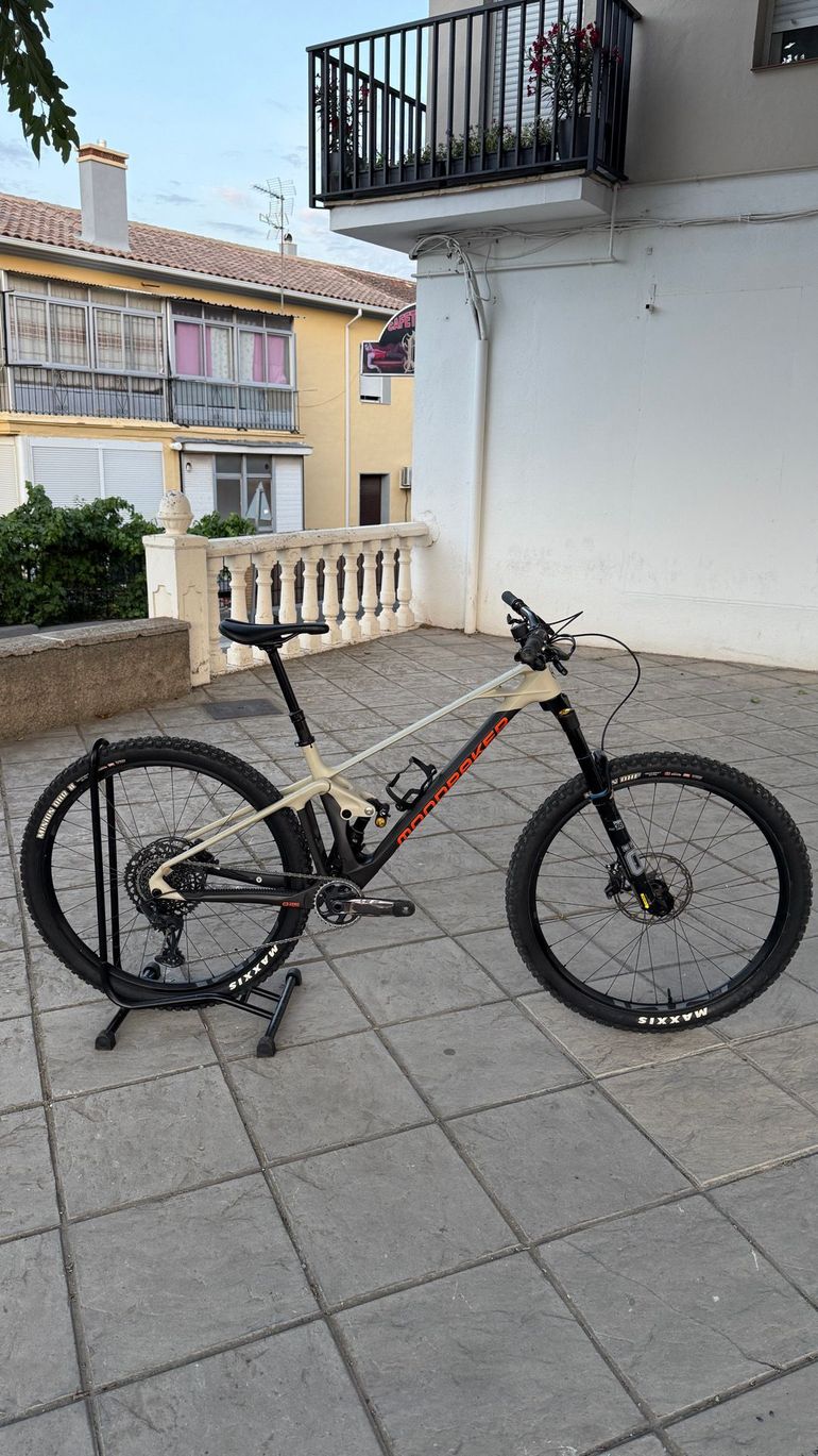 Tweedehands Mondraker FOXY CARBON RR 2023 2023 Mountainbike — afbeelding 2 van 43