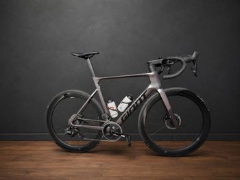 Gebrauchtes Giant Propel Advanced 1 2024 2024 Road & Gravel