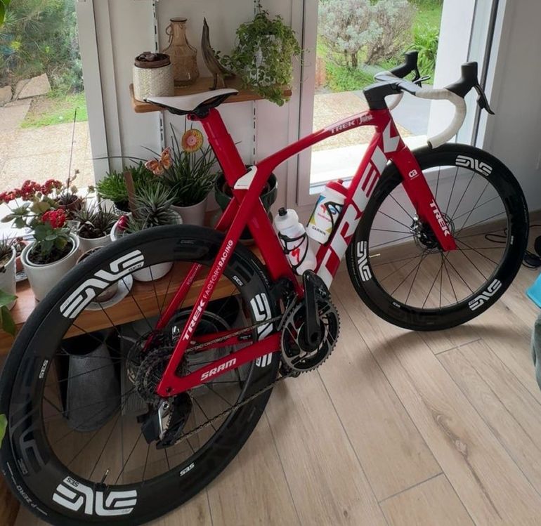 Used Trek Madone SRAM Red eTap AXS 2020 Road & Gravel, Red — image 2 of 6